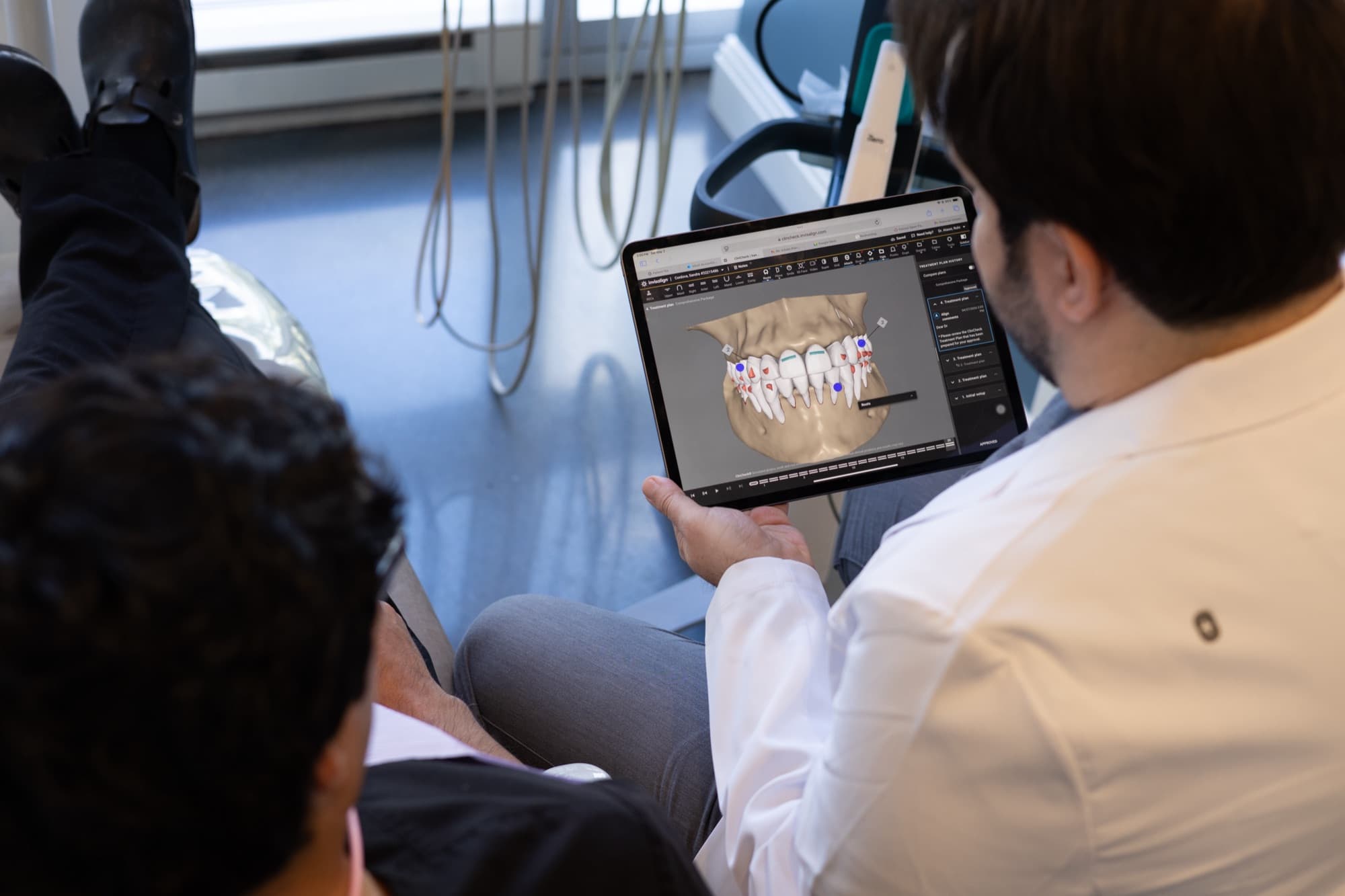 A digital model of the teeth on a tablet
